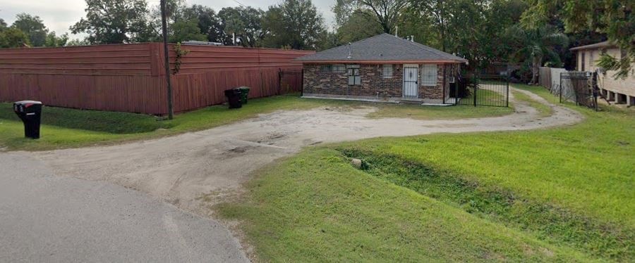 825 Prosper St unit B, Houston, TX 77088 - photo 1