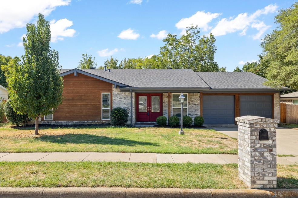 1800 Lexington Place, Bedford, TX 76022 - photo 1