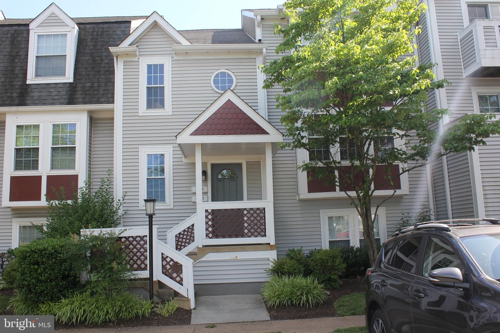 12913 Lee Jackson Memorial Hwy unit B, Fairfax, VA 22033 - photo 1