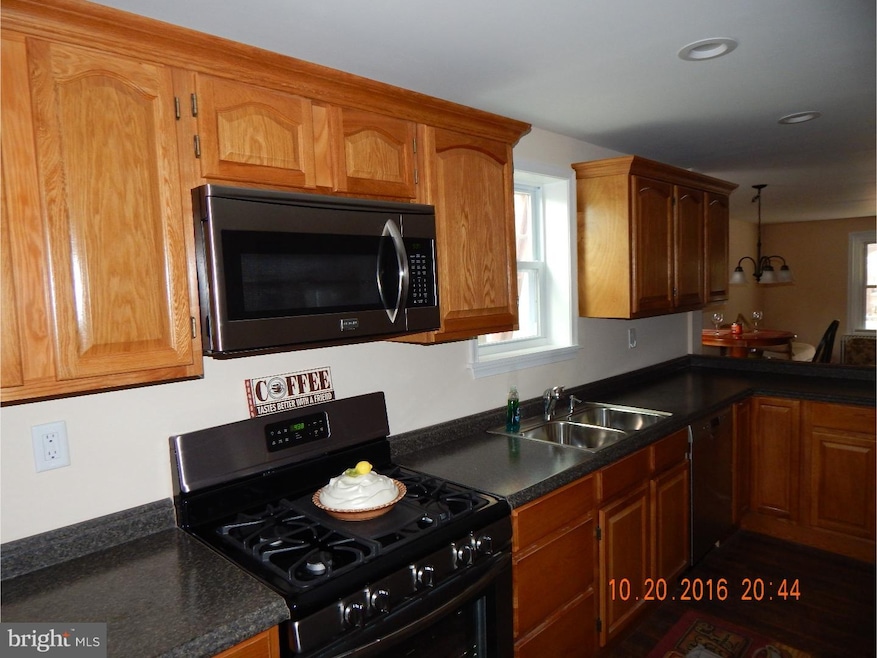 313 W 5th St, Lansdale, PA 19446 - photo 1