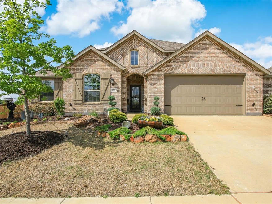 829 Glen Crossing Dr, Celina, TX 75009 - photo 1