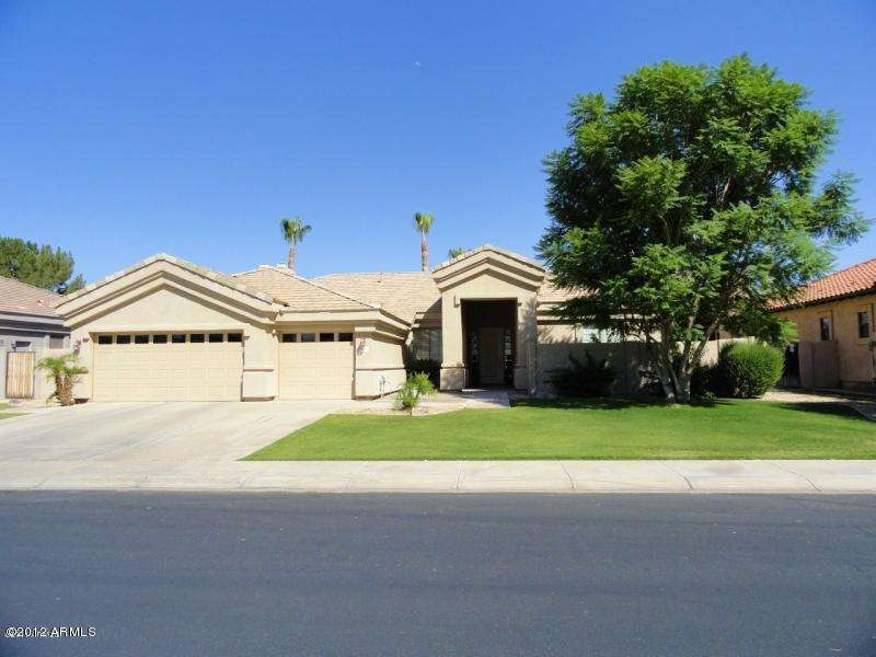 Great Curb Appeal!