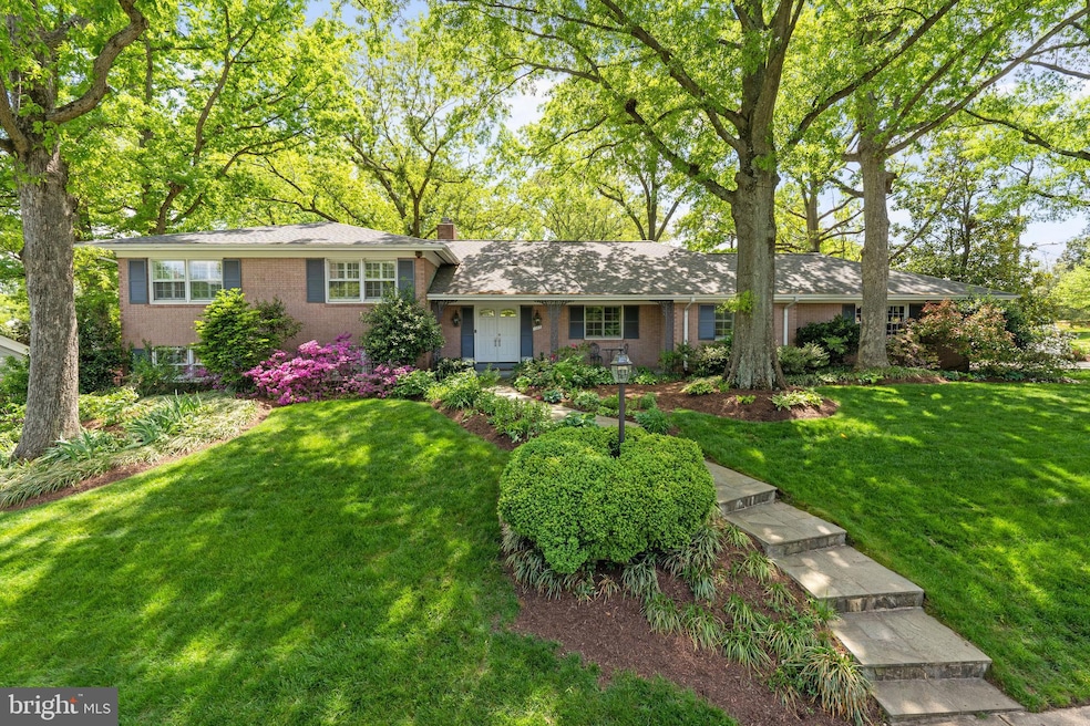 1203 Villamay Blvd, Alexandria, VA 22307 - photo 1