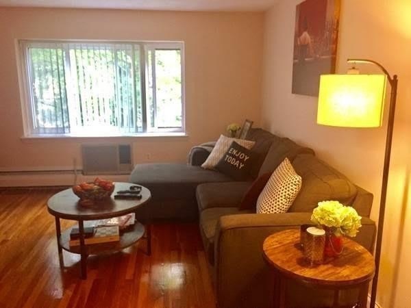 133 Beaconsfield Rd unit 3__, Brookline, MA 02445 - photo 1