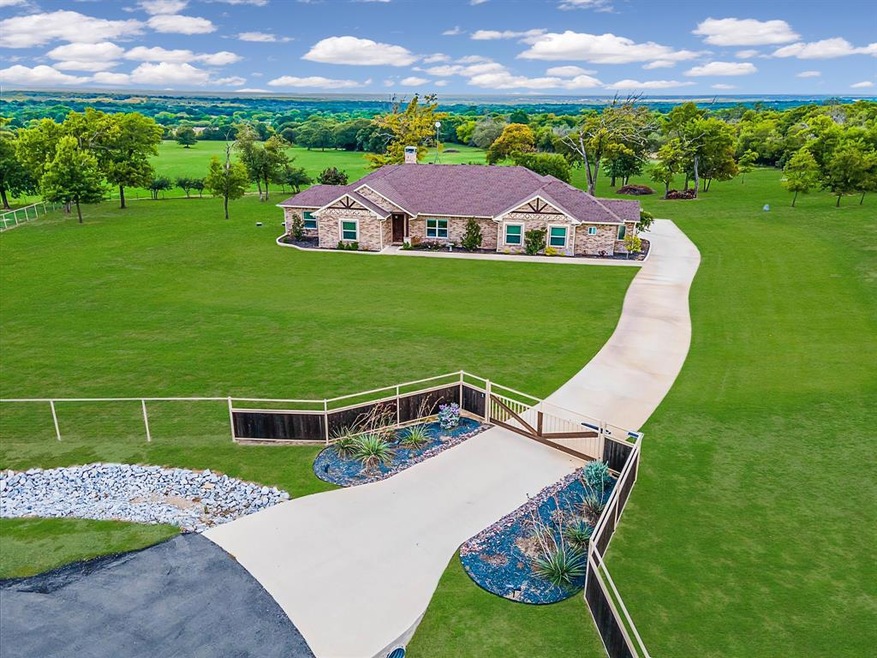 323 Kendall Cir, Weatherford, TX 76088 - photo 1