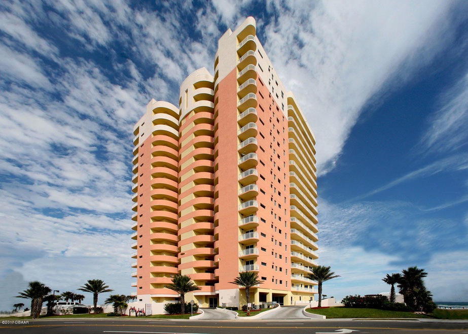 Buildingfrontangle