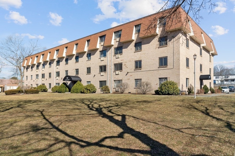 103 Grove St unit 310, Rockland, MA 02370 - photo 1