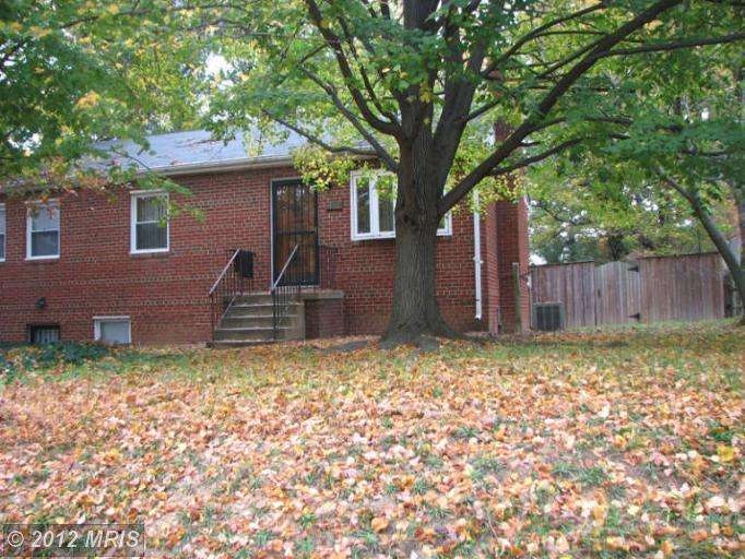 6504 Livingston Rd, Oxon Hill, MD 20745 - photo 1