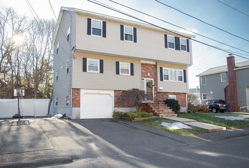 18 Crescent Dr, Salem, MA 01970 - photo 1