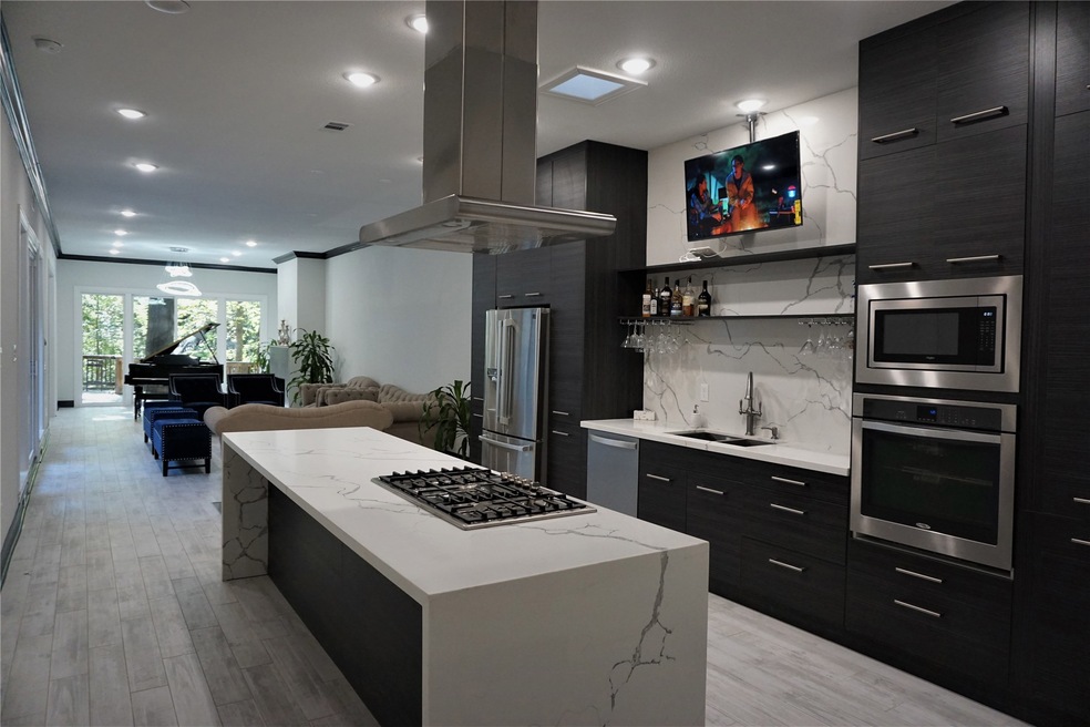 35 Legend Ln, Houston, TX 77024 - photo 1