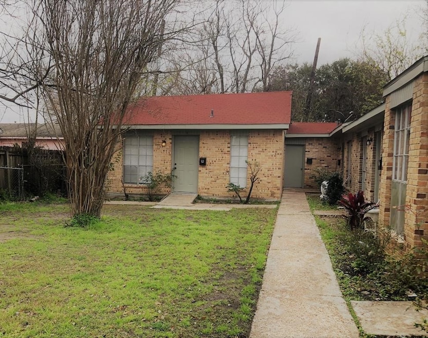 6815 Beachwood St unit 3, Houston, TX 77021 - photo 1