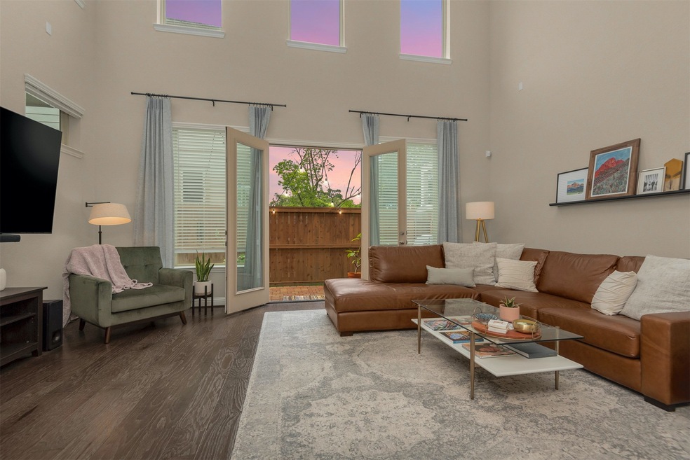 1126 Shepherd Oaks Dr, Houston, TX 77018 - photo 1