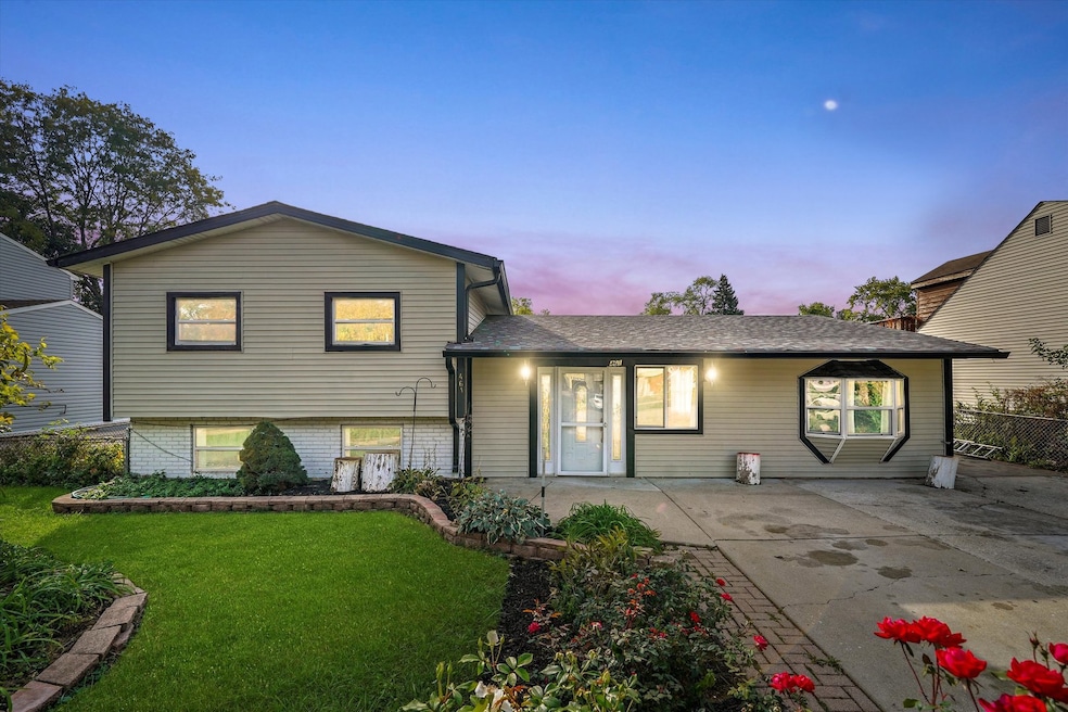 461 Rockhurst Rd, Bolingbrook, IL 60440 - photo 1