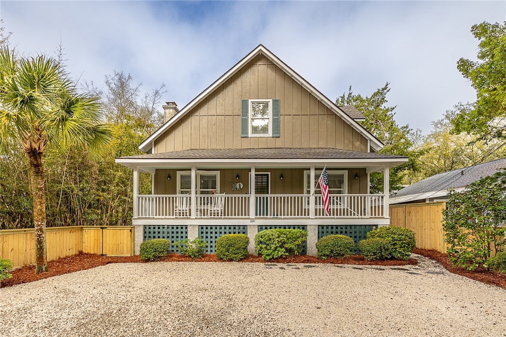 Great looking Beach House! New privacy fence