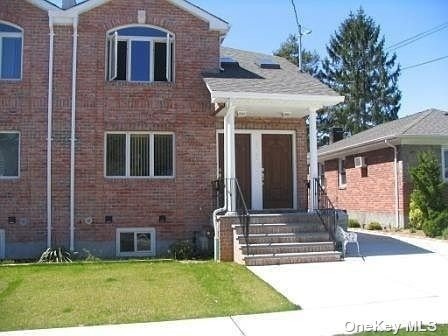 42-02 218th St unit 2, Bayside, NY 11361 - photo 1