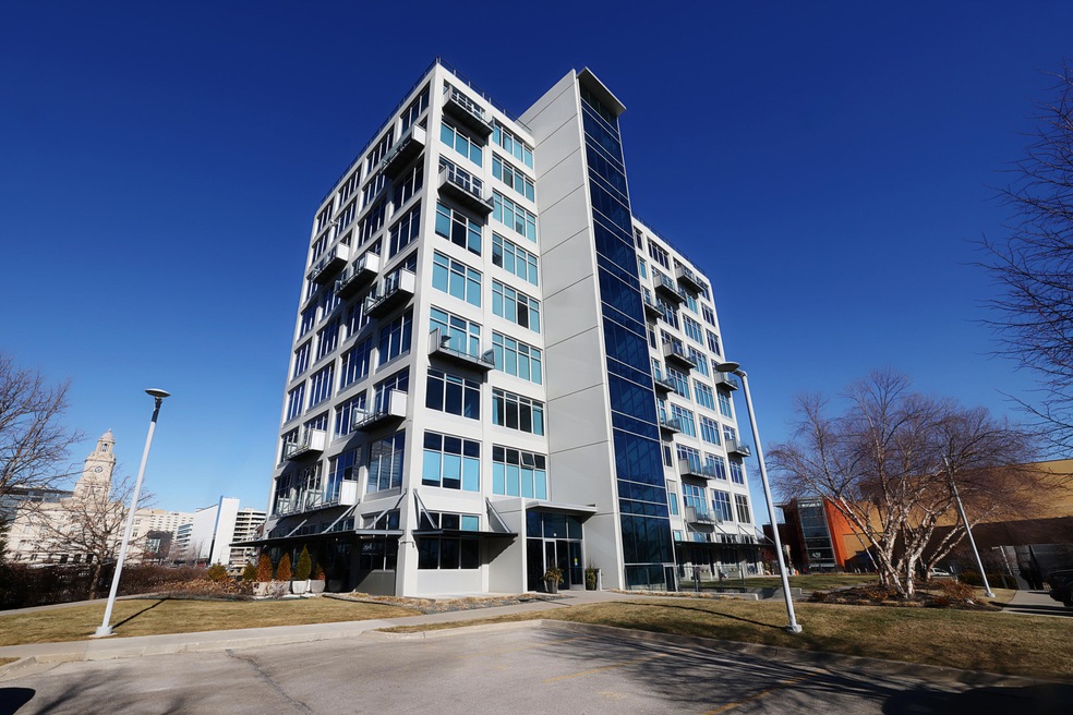 Whiteline Lofts unit 604, Des Moines, IA 50309 - photo 1