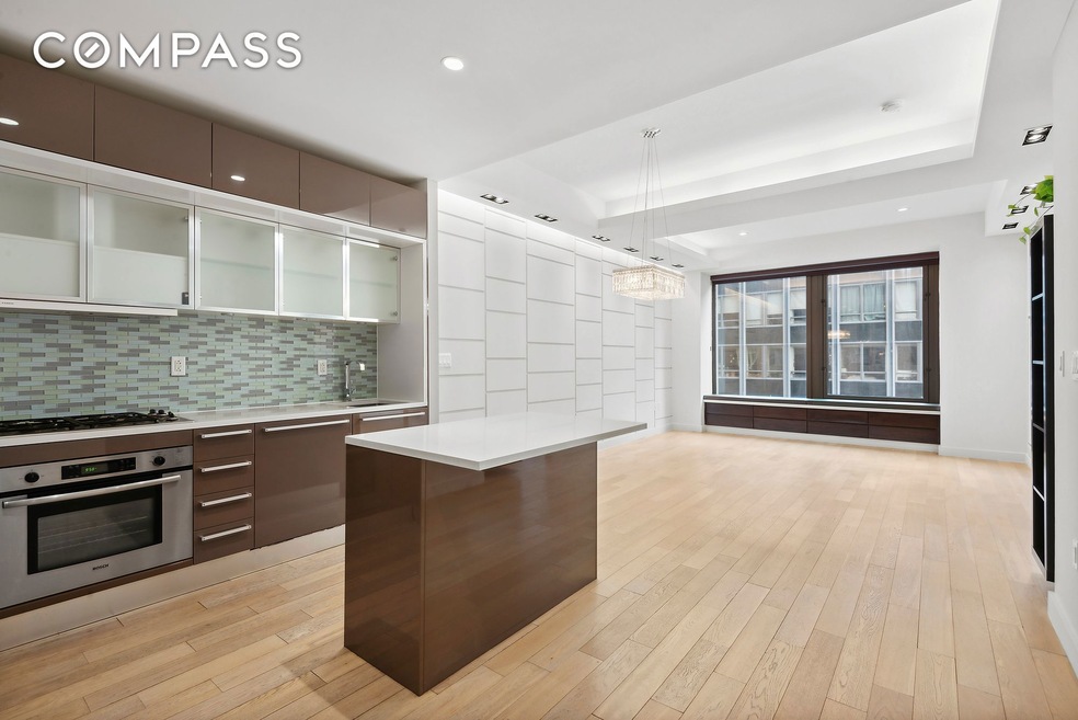 For Sale $985,000