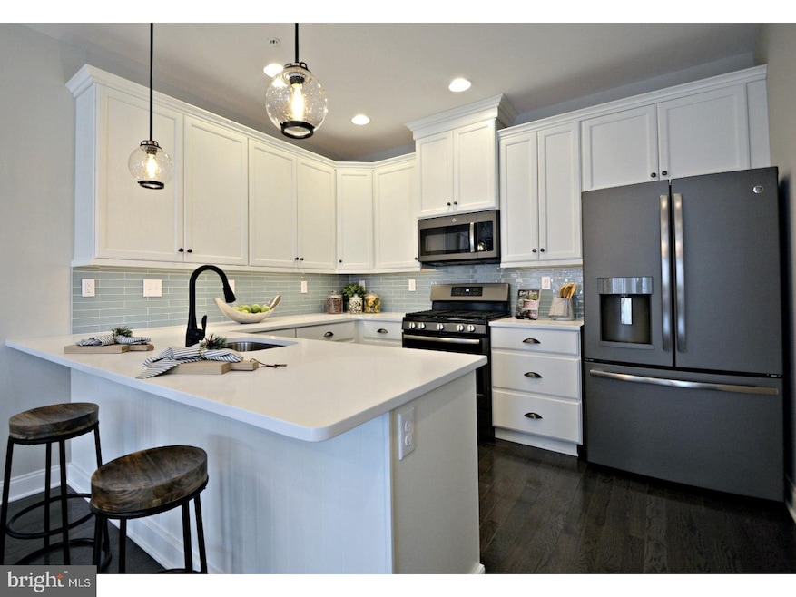 26 N Cannon Ave, Lansdale, PA 19446 - photo 1