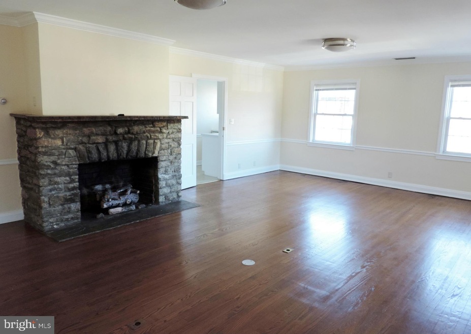 105 W Washington St unit C-1, Middleburg, VA 20117 - photo 1