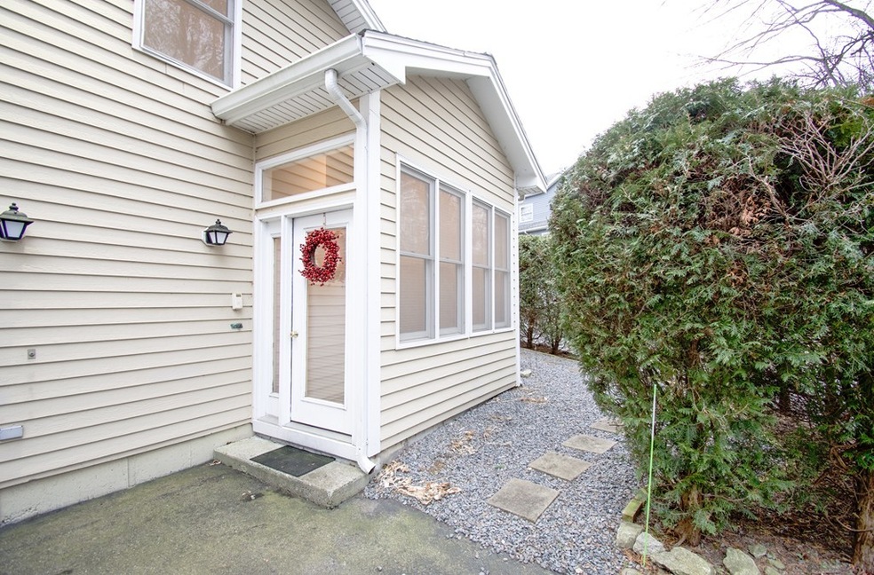 95 Arrowhead Cir, Ashland, MA 01721 - photo 1