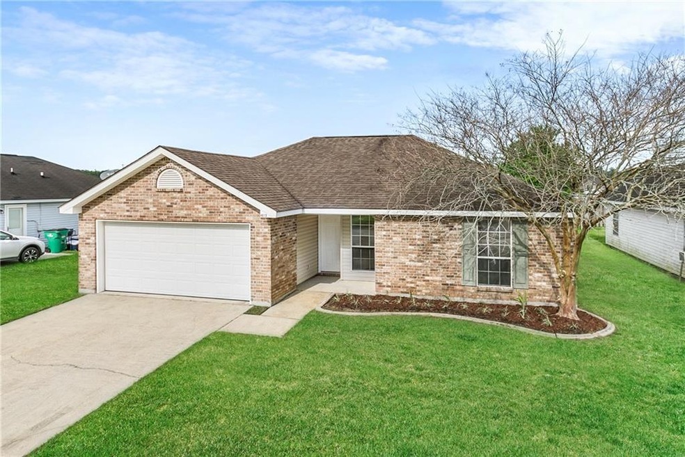 4613 Bayou Des Familles Dr, Marrero, LA 70072 - photo 1