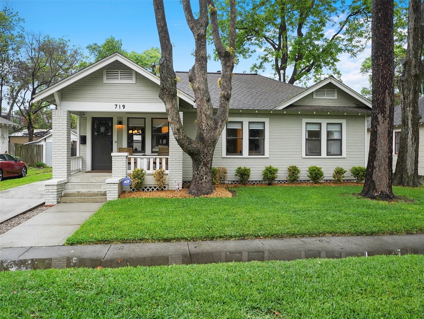 719 E 18th St, Houston, TX 77008 - photo 1