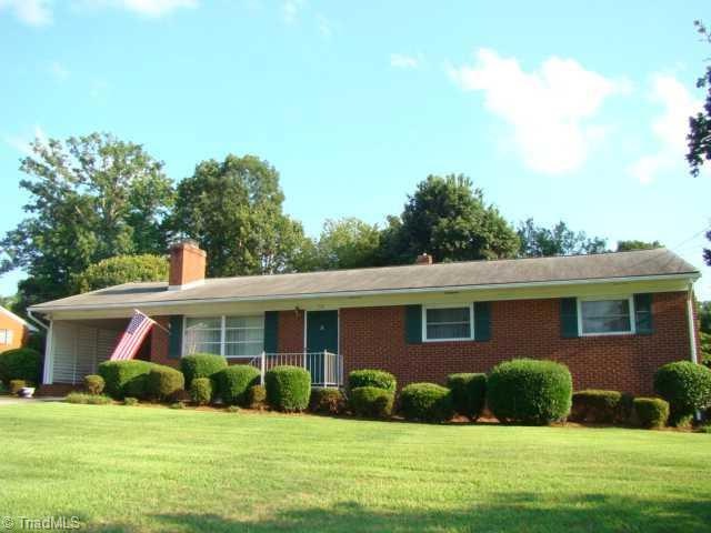 711 Britt Ave, Asheboro, NC 27203 - photo 1