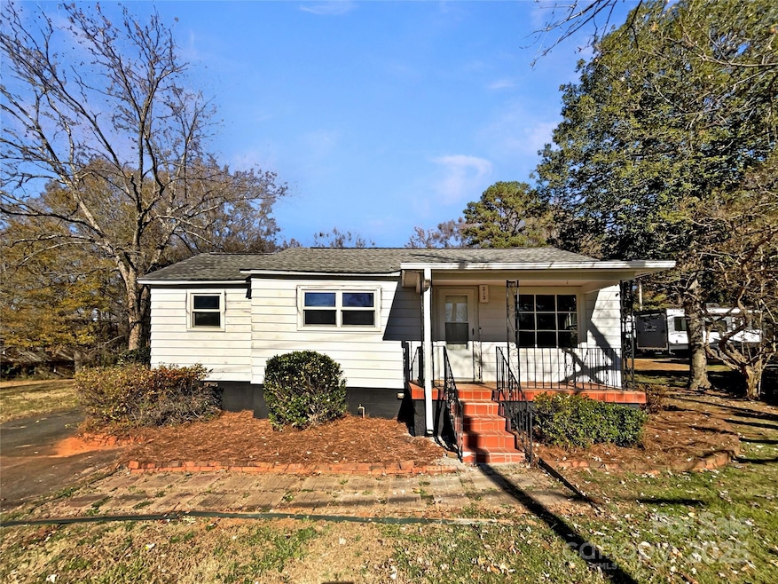 212 N Morris St, Gastonia, NC 28052 - photo 1