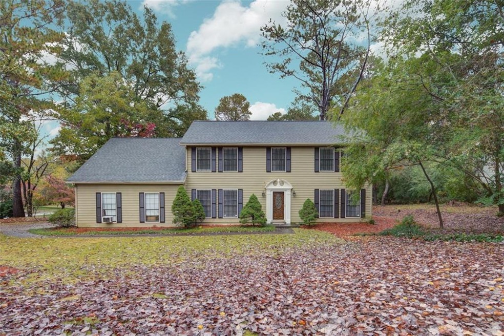 Lovely traditional style home on corner lot in ver