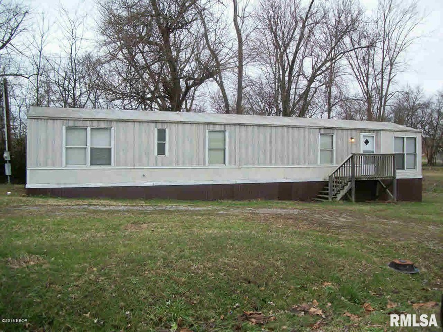 1200 W Raymond St, Harrisburg, IL 62946 - photo 1