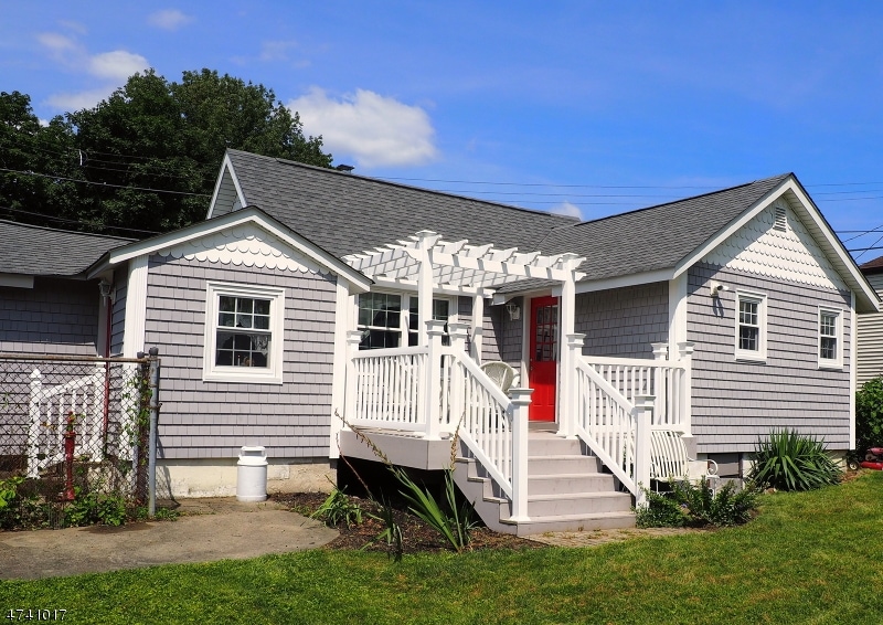 3 Brights Point Rd, Lake Hopatcong, NJ 07849 - photo 1