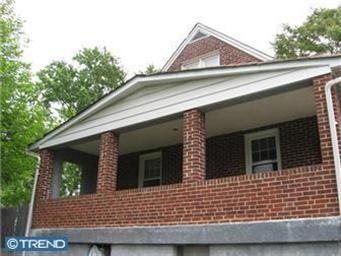 208 Fairview Rd, Crum Lynne, PA 19022 - photo 1