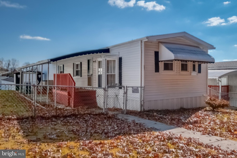 85 Ginwood Ln, Essex, MD 21221 - photo 1