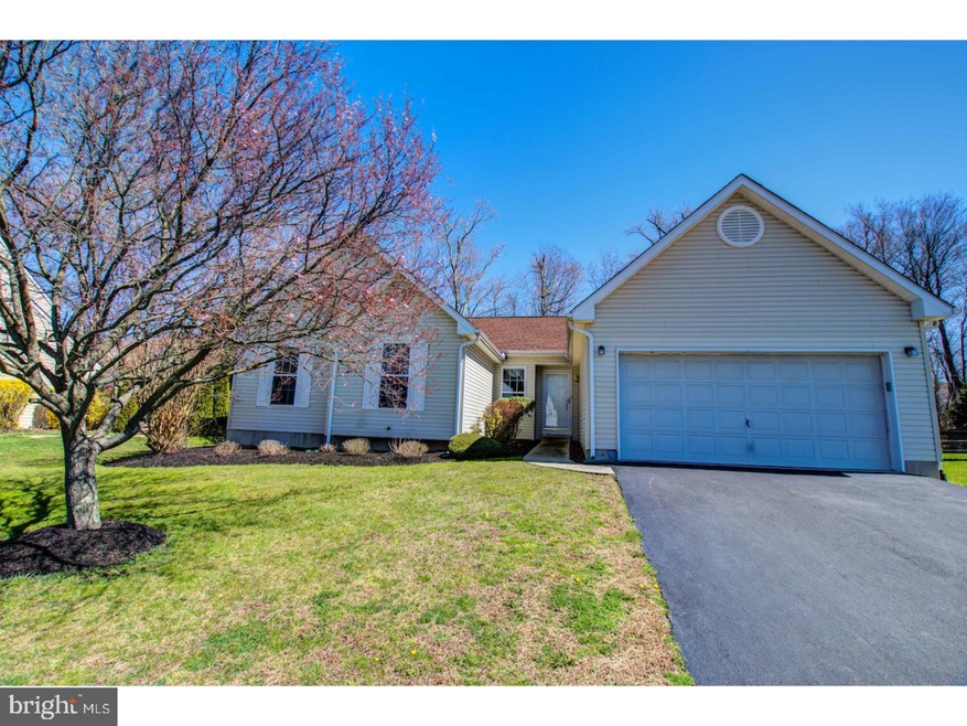 327 Chattahoochee Dr, Bear, DE 19701 - photo 1