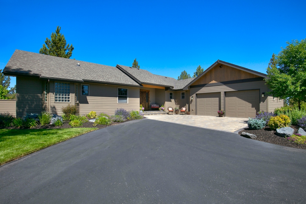 64215 Crosswinds Rd, Bend, OR 97701 - photo 1