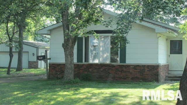 104 S Shaw St, Harrisburg, IL 62946 - photo 1