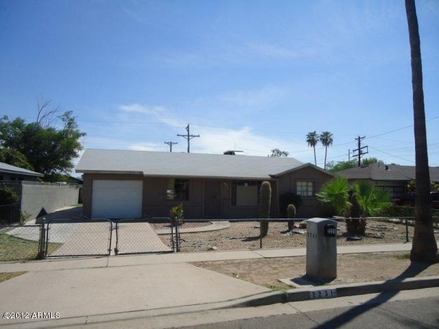 2231 W Orangewood Avenue