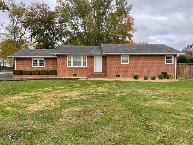 611 Henley St, Manchester, TN 37355 - photo 1