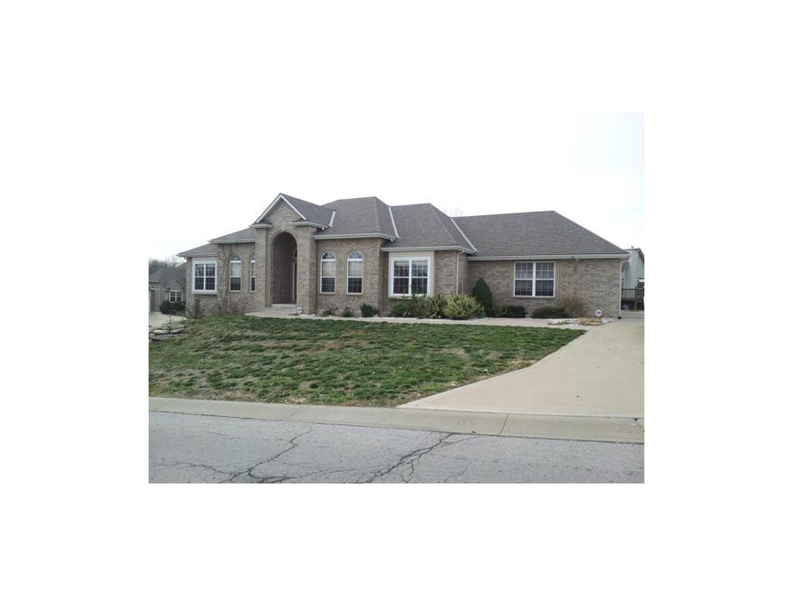 Beautiful light Brick color - HUGE Ranch home in S