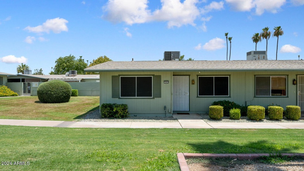 10852 W Santa fe Dr unit 51, Sun City, AZ 85351 - photo 1