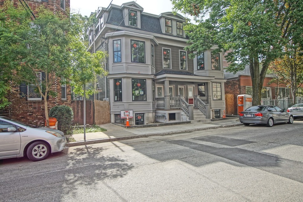 472 Green St unit 1, Cambridge, MA 02139 - photo 1