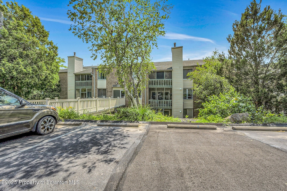 1112 Summit Pointe, Scranton, PA 18508 - photo 1