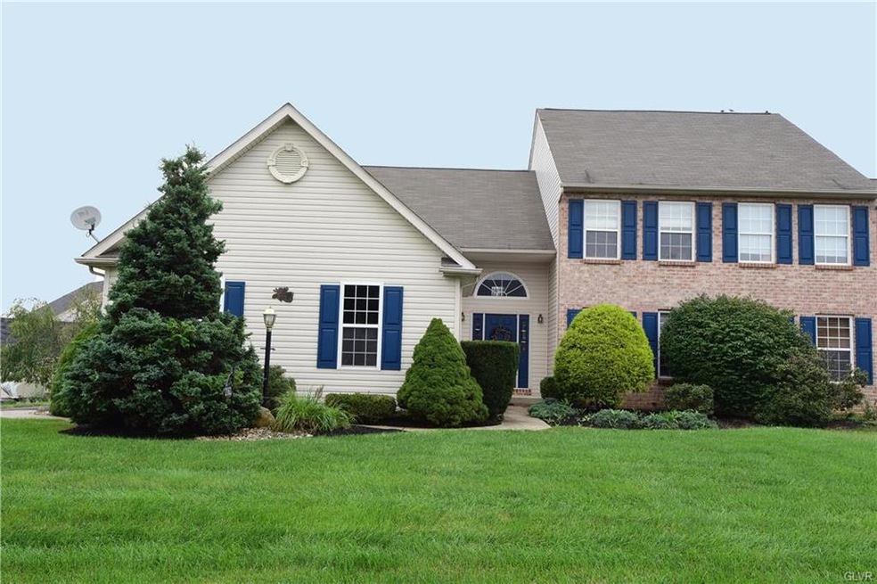 2163 Rolling Meadow Dr, Macungie, PA 18062 - photo 1