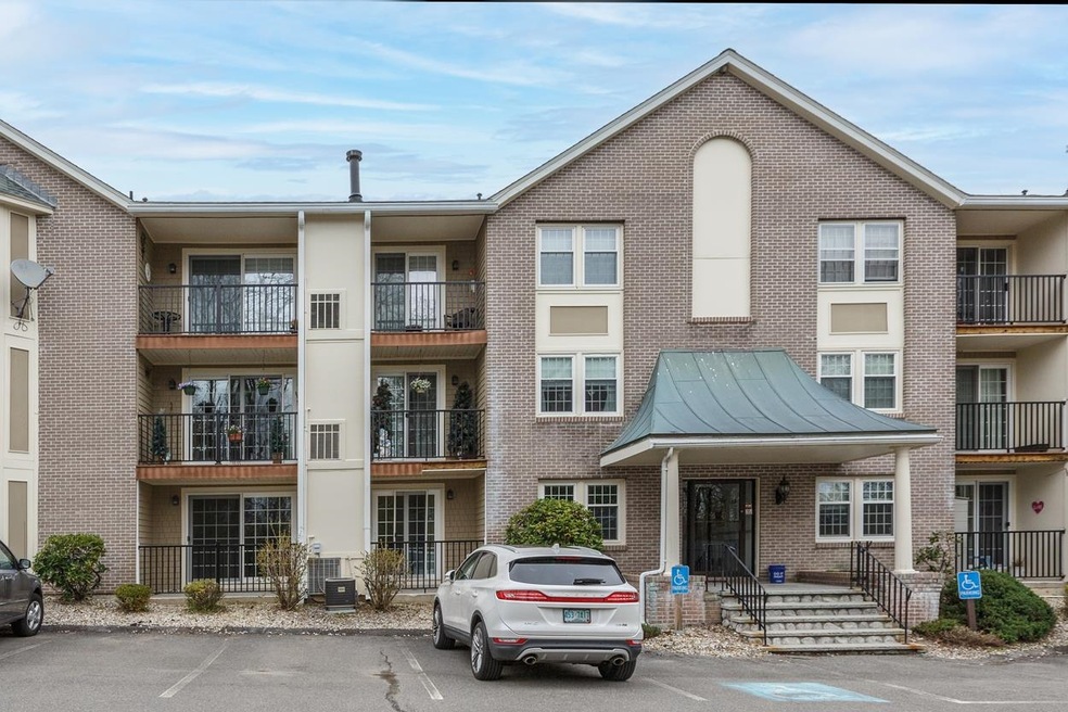 139 Cannongate III, Nashua, NH 03063 - photo 1