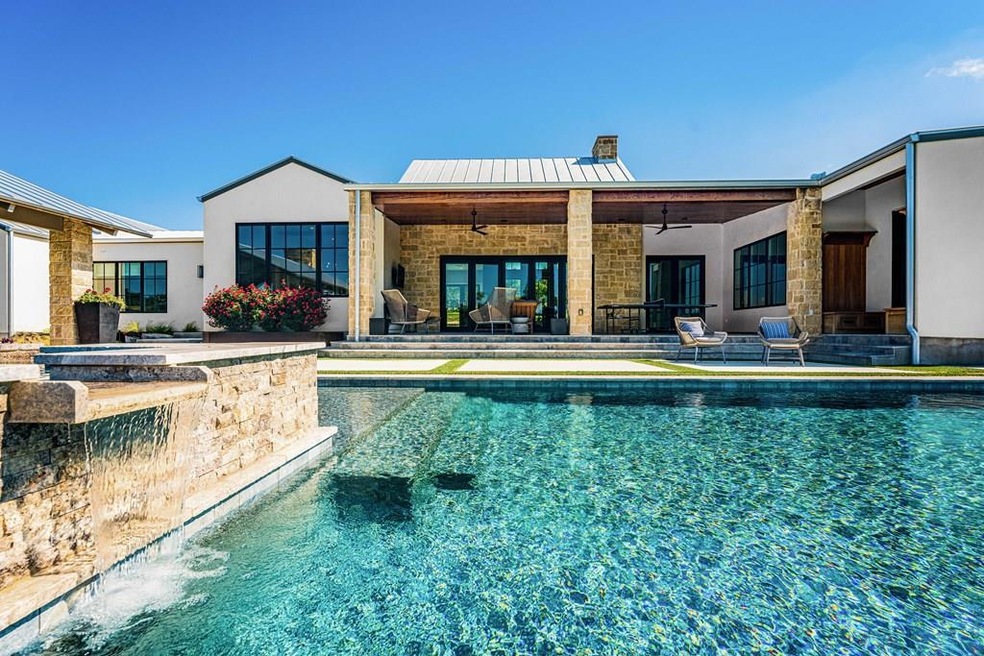 987 Admiral Heights Blvd, Fredericksburg, TX 78624 - photo 1