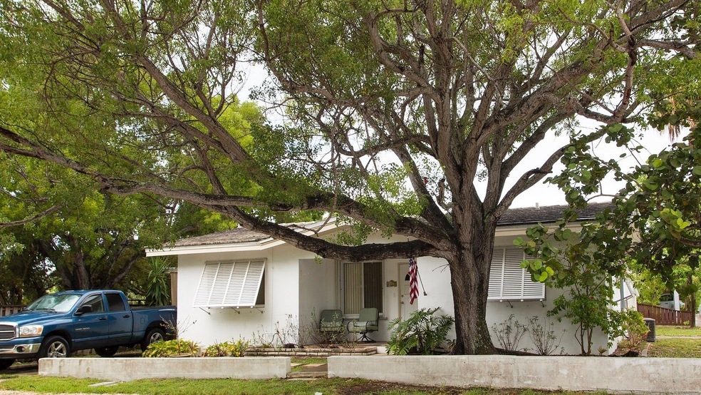 1202 11th St, Key West, FL 33040 - photo 1