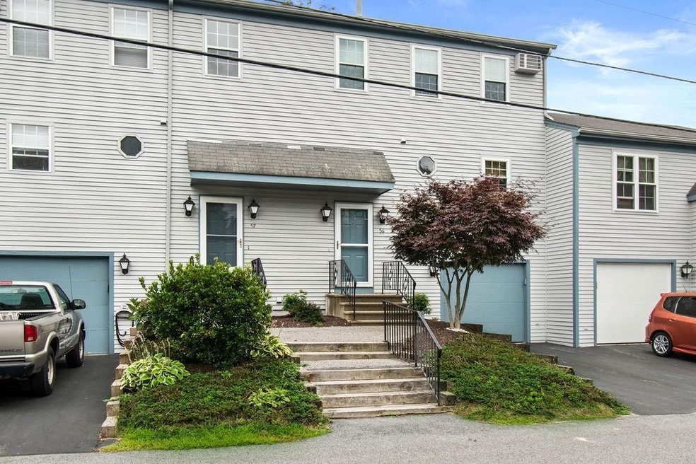 565 Quaker Ln unit 56, West Warwick, RI 02893 - photo 1