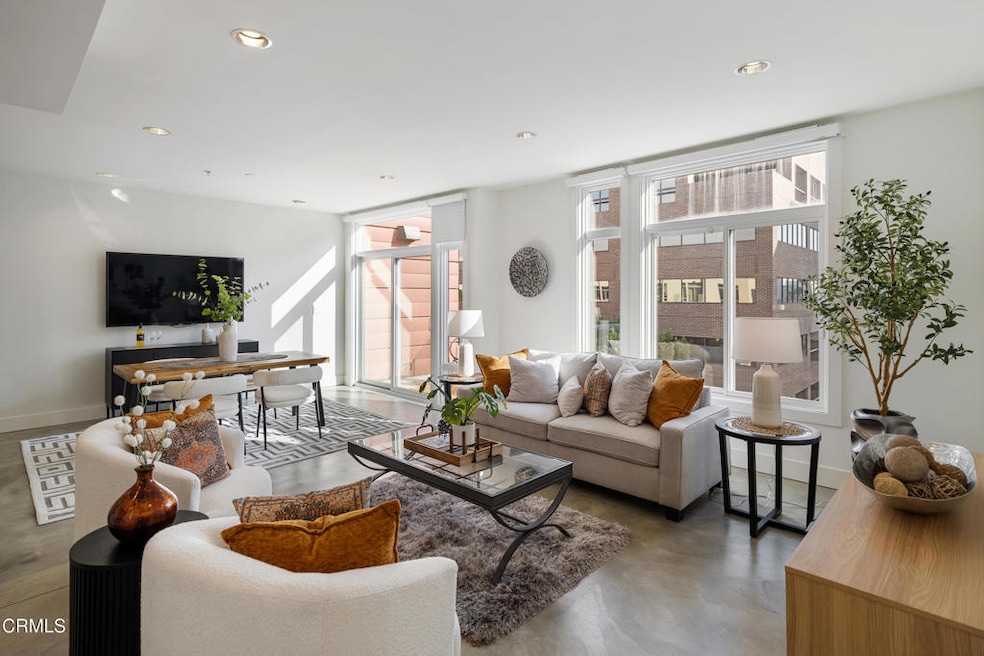 133 S Los Robles Ave unit 501, Pasadena, CA 91101 - photo 1