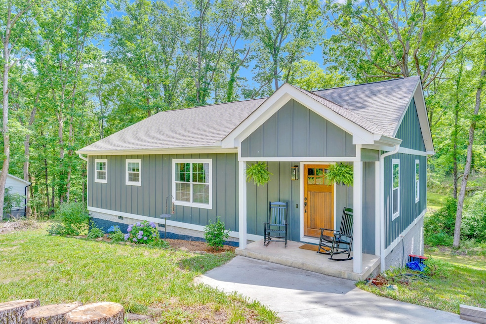 168-Middle-Rd-MLS-Photos-2