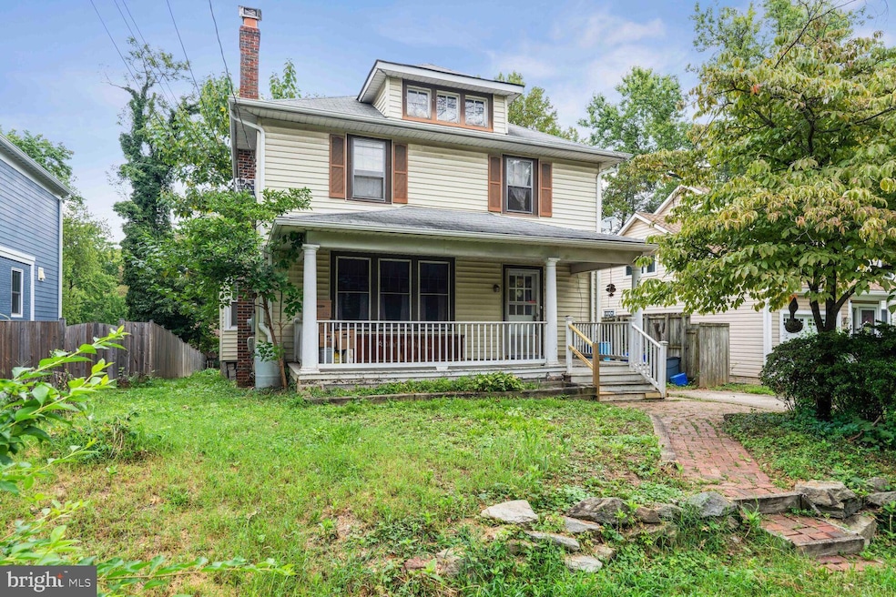 1913 Locust Grove Rd, Silver Spring, MD 20910 - photo 1